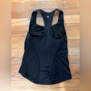 Lululemon Tank Top w/ Built in Bra Sz Small
